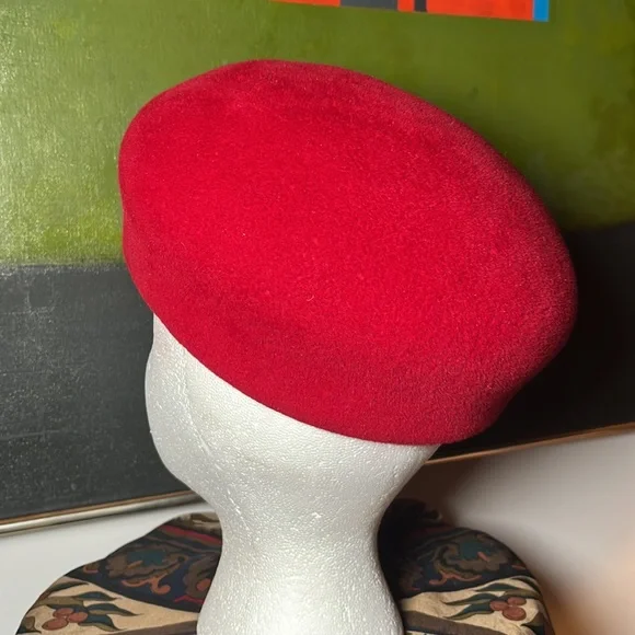 Vintage red felt hat - Picture 2 of 6